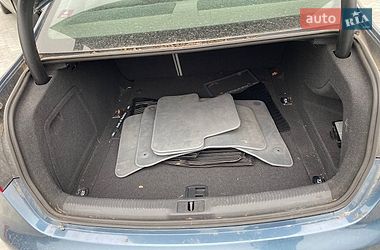 Седан Audi A4 2015 в Львові
