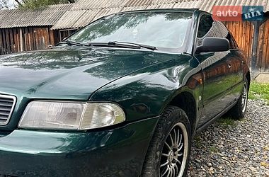 Седан Audi A4 1995 в Татарове