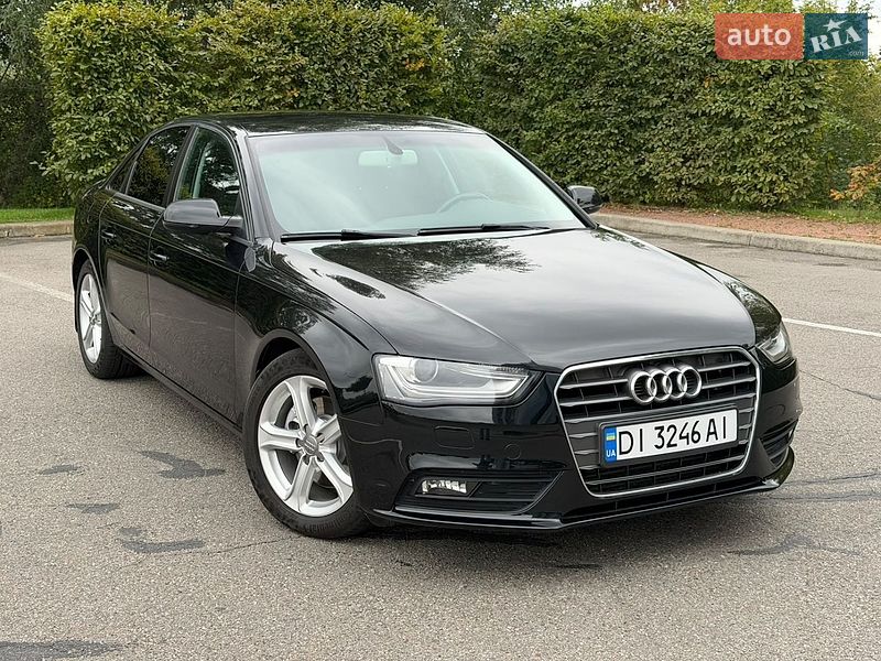 Седан Audi A4 2013 в Києві