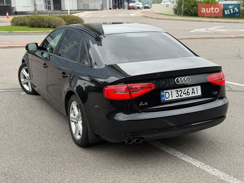 Седан Audi A4 2013 в Києві