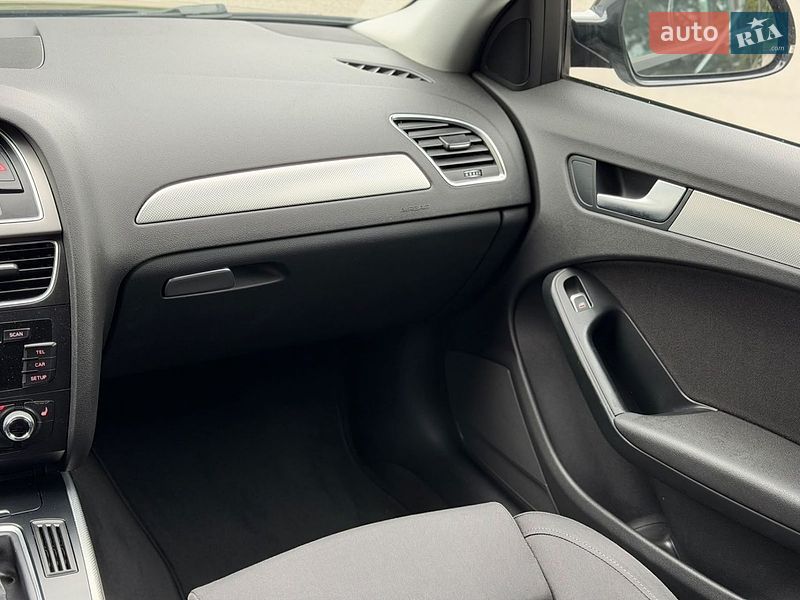 Седан Audi A4 2013 в Києві