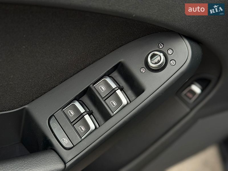 Седан Audi A4 2013 в Києві