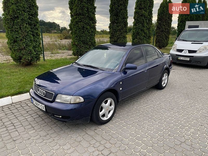 Седан Audi A4 1996 в Львове