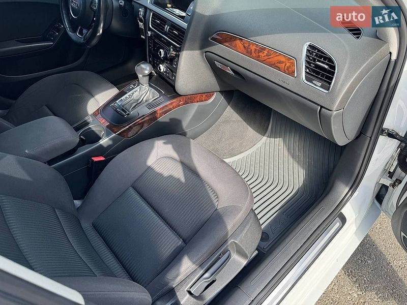 Седан Audi A4 2012 в Киеве