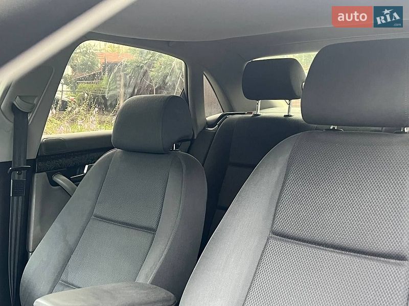 Седан Audi A4 2001 в Києві