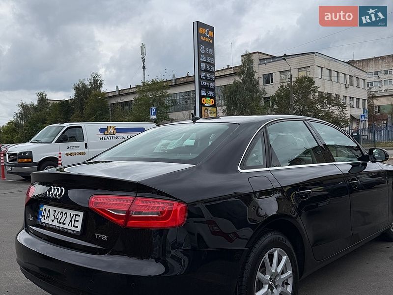 Седан Audi A4 2012 в Києві