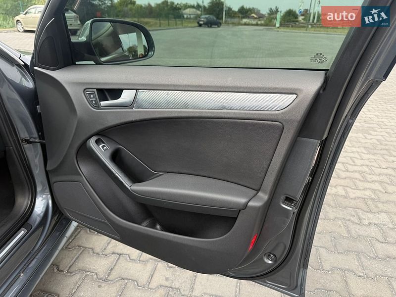 Седан Audi A4 2013 в Днепре