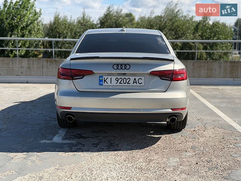 Седан Audi A4 2016 в Киеве