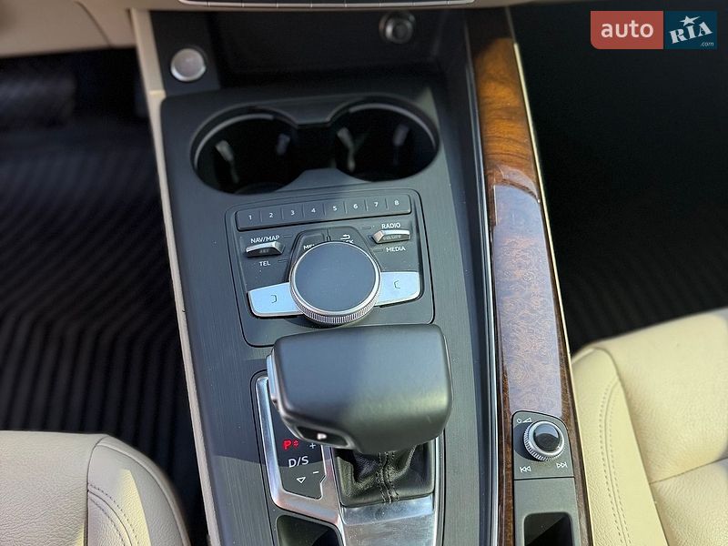 Седан Audi A4 2016 в Киеве