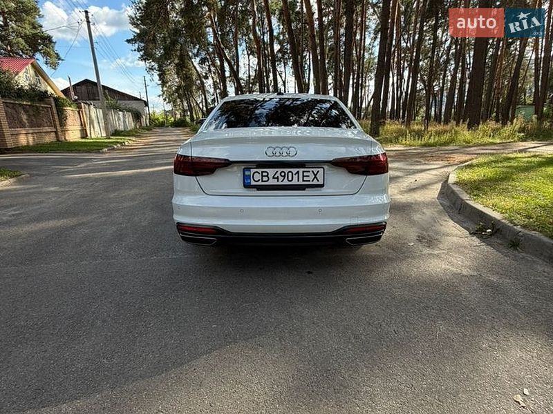 Седан Audi A4 2023 в Чернигове