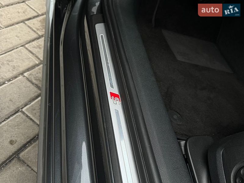 Седан Audi A4 2021 в Києві
