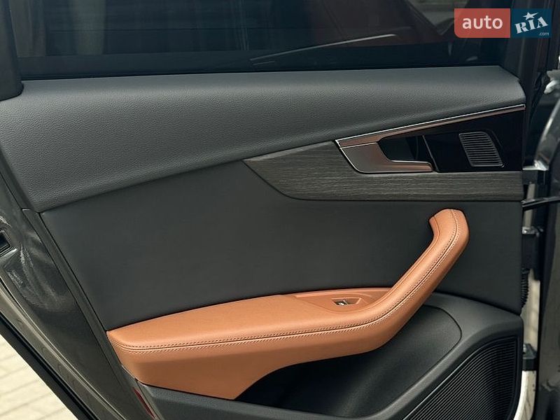 Седан Audi A4 2021 в Києві