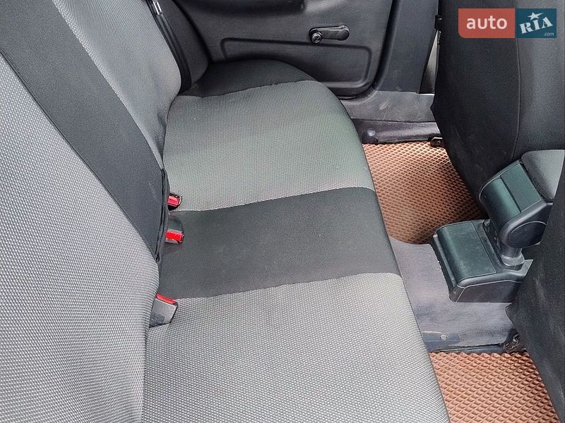 Седан Audi A4 1996 в Львові