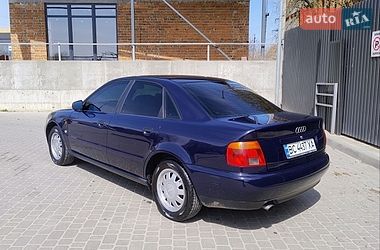 Седан Audi A4 1996 в Львові