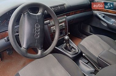 Седан Audi A4 1996 в Львові