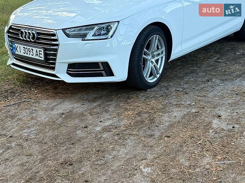Седан Audi A4 2016 в Киеве