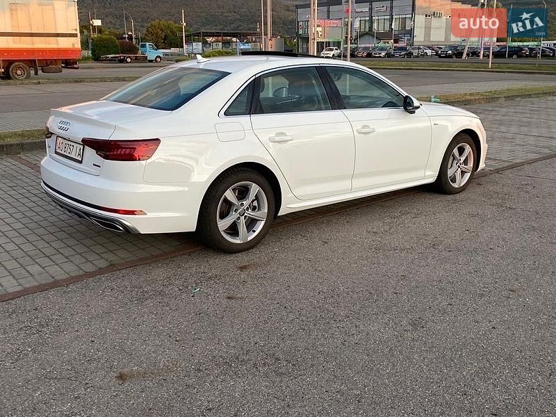 Седан Audi A4 2019 в Ужгороде