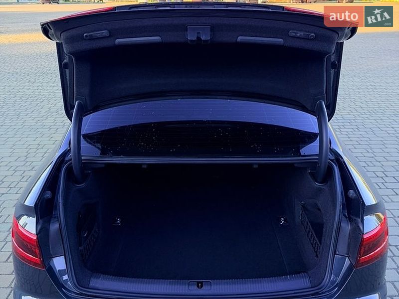 Седан Audi A4 2016 в Одессе