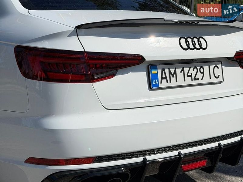 Седан Audi A4 2017 в Житомире