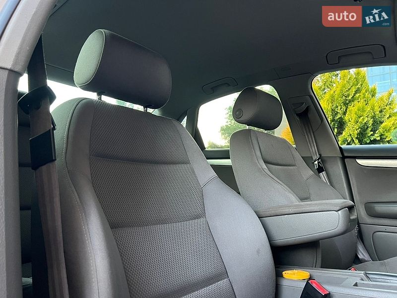 Седан Audi A4 2002 в Хмельницком