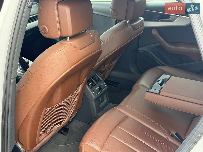 Седан Audi A4 2017 в Киеве