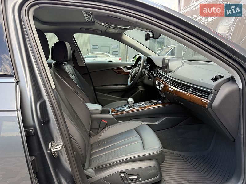 Седан Audi A4 2019 в Львове
