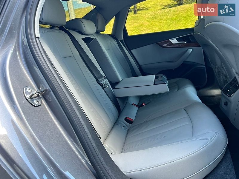 Седан Audi A4 2020 в Киеве