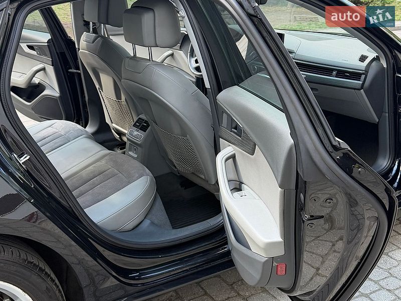 Седан Audi A4 2017 в Львове