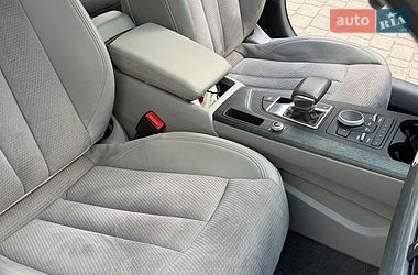 Седан Audi A4 2017 в Львове