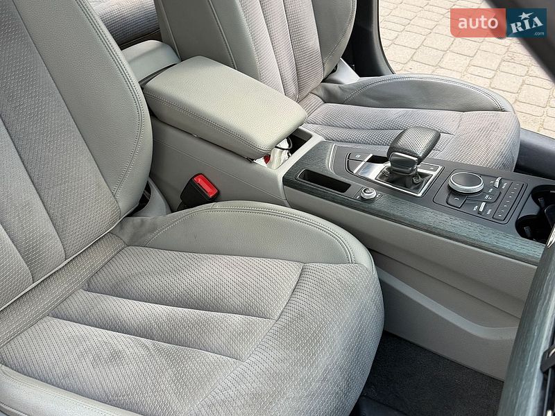 Седан Audi A4 2017 в Львове