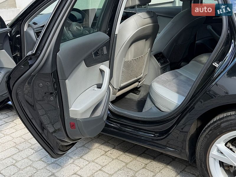 Седан Audi A4 2017 в Львове