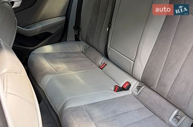 Седан Audi A4 2017 в Львове