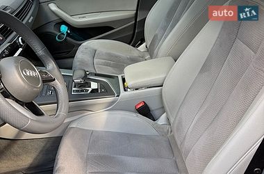 Седан Audi A4 2017 в Львове