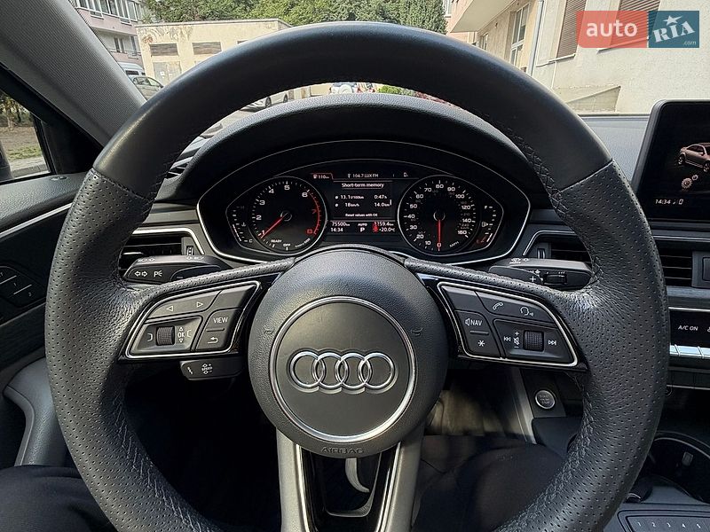 Седан Audi A4 2017 в Львове
