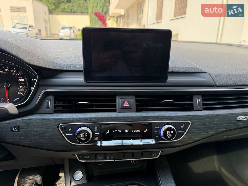 Седан Audi A4 2017 в Львове