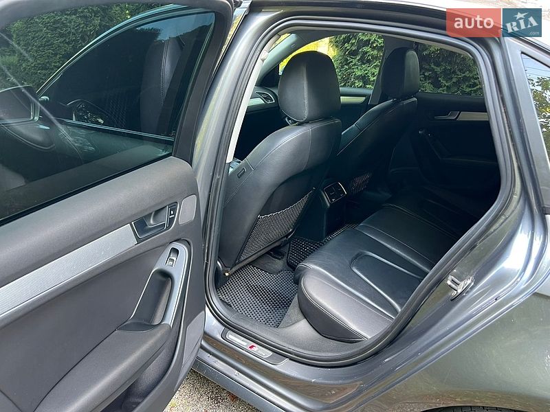 Седан Audi A4 2014 в Шумске
