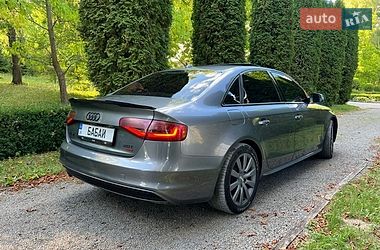 Седан Audi A4 2014 в Шумске