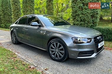 Седан Audi A4 2014 в Шумске