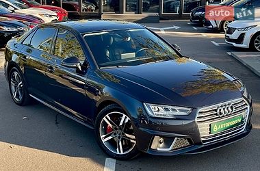Седан Audi A4 2015 в Киеве