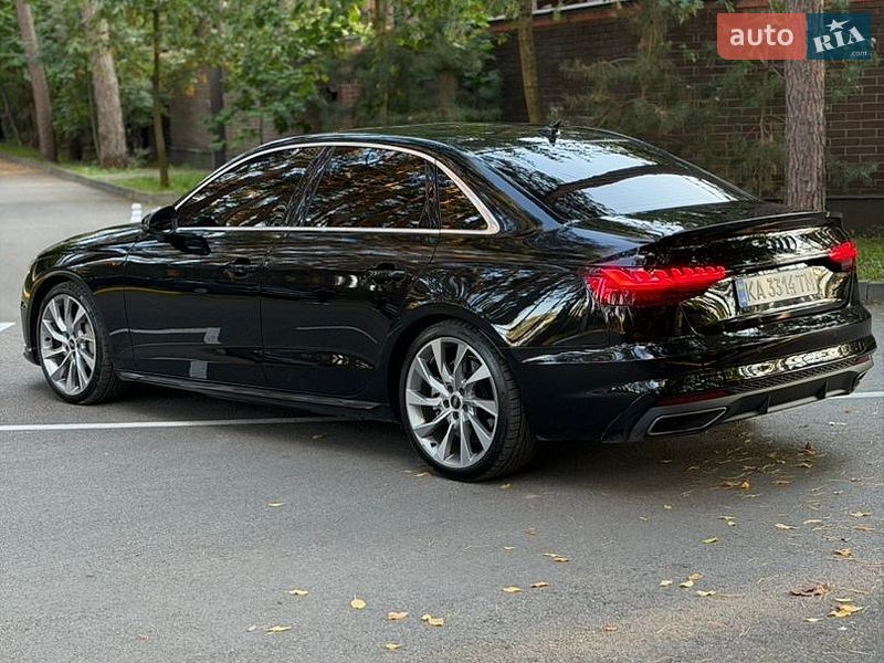 Седан Audi A4 2022 в Києві