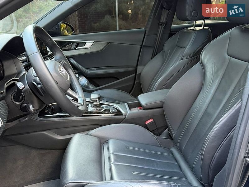 Седан Audi A4 2022 в Києві