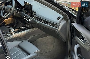 Седан Audi A4 2022 в Києві