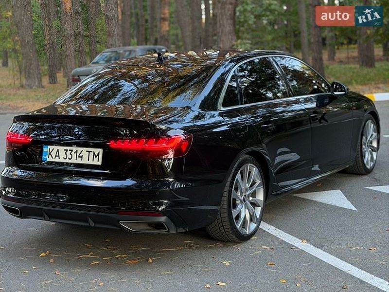 Седан Audi A4 2022 в Києві