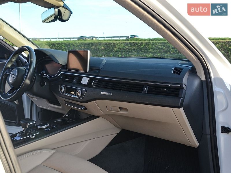 Седан Audi A4 2018 в Львові