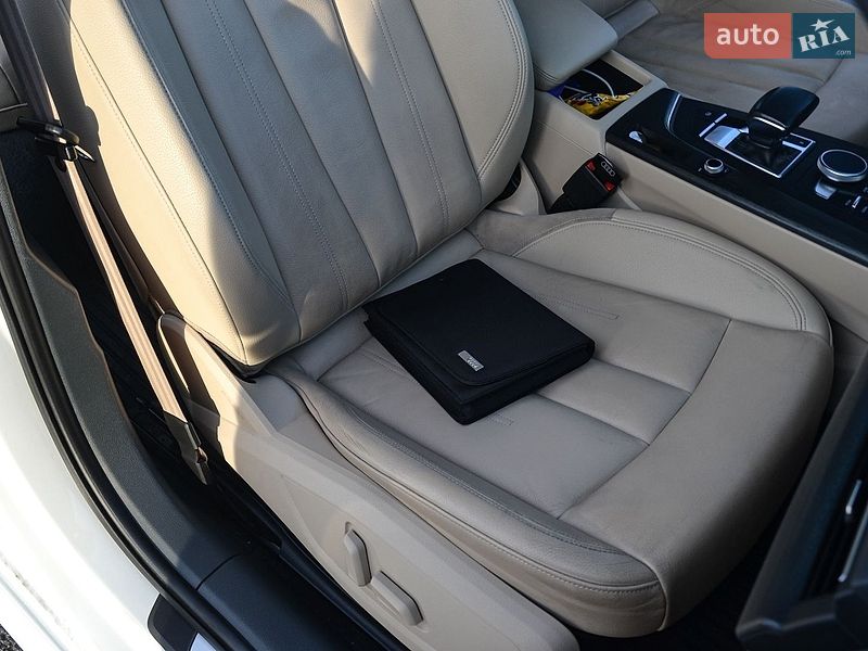 Седан Audi A4 2018 в Львові