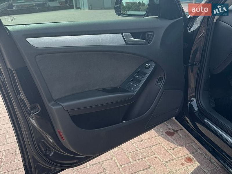 Седан Audi A4 2009 в Ровно
