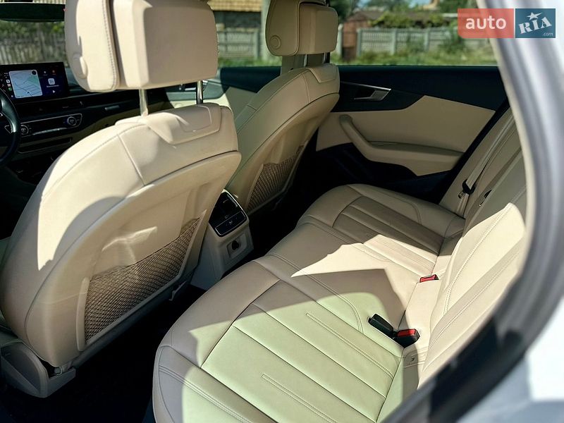 Седан Audi A4 2022 в Кривому Розі