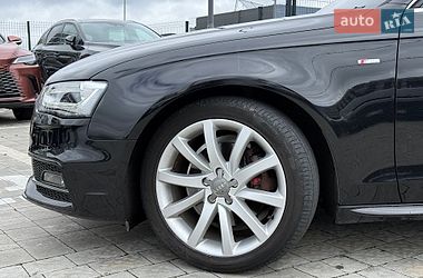 Седан Audi A4 2014 в Львові