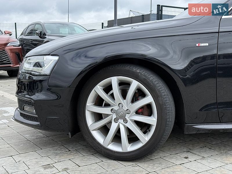 Седан Audi A4 2014 в Львові