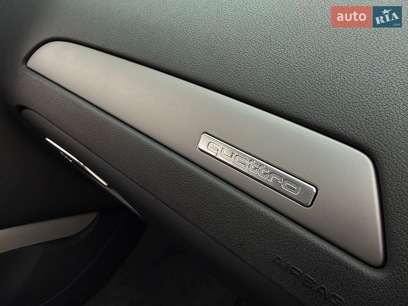Седан Audi A4 2014 в Львові